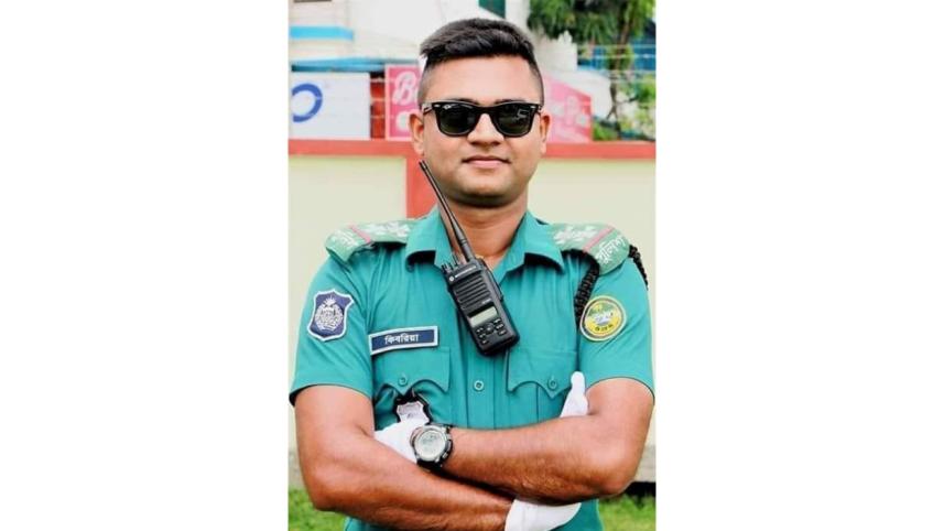barishal traffic sergant.jpg