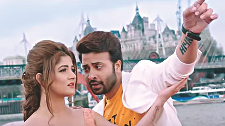 Popular Actor Shakib Khan and Srabanti Chatterjee