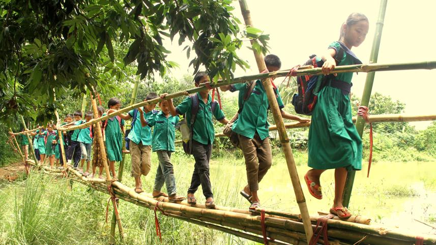 Bilaichari bambo bridge.jpg