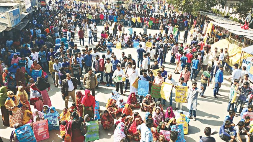 blocking Shapla Square.jpg