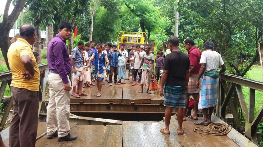 Bridge collapse snaps.jpg