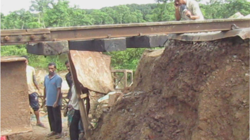 Bridge subsidence.jpg