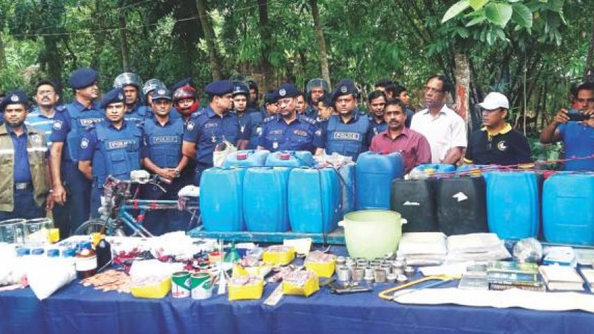 Busting of extremists' dens