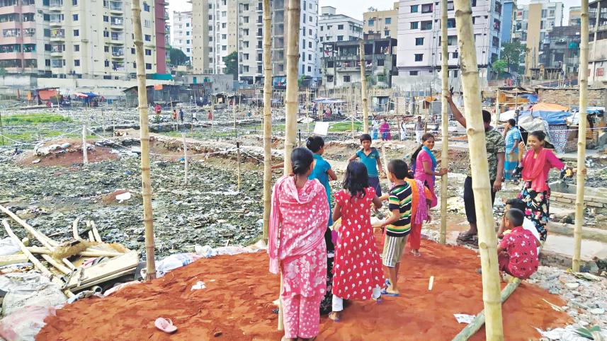 Chalantika Slum.jpg