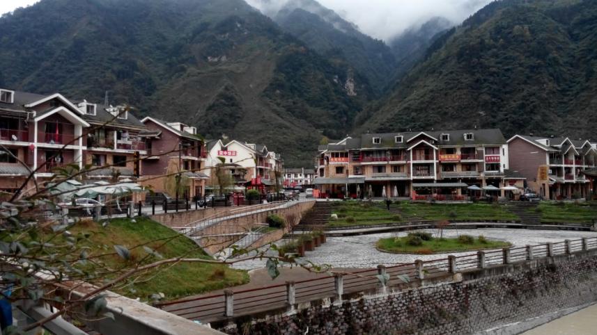 china quake town 1.jpg