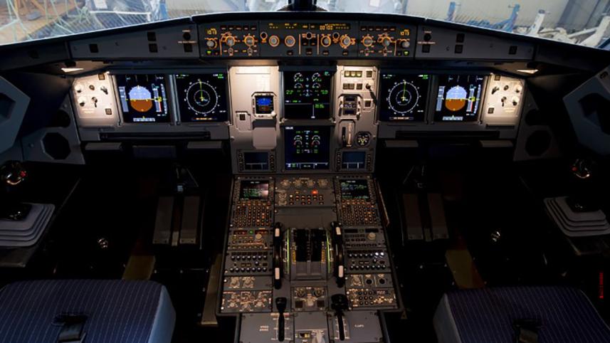 Cockpit-wb.jpg