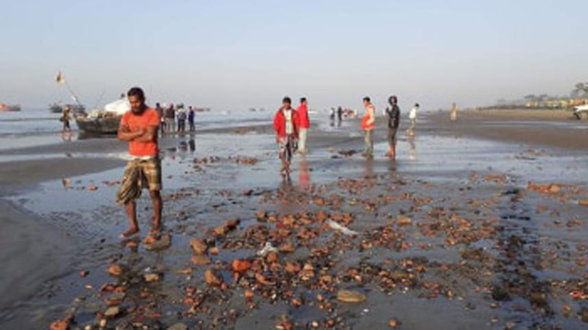 Concrete debris Kuakata 1.jpg