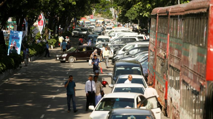 dhaka parking menance.jpg