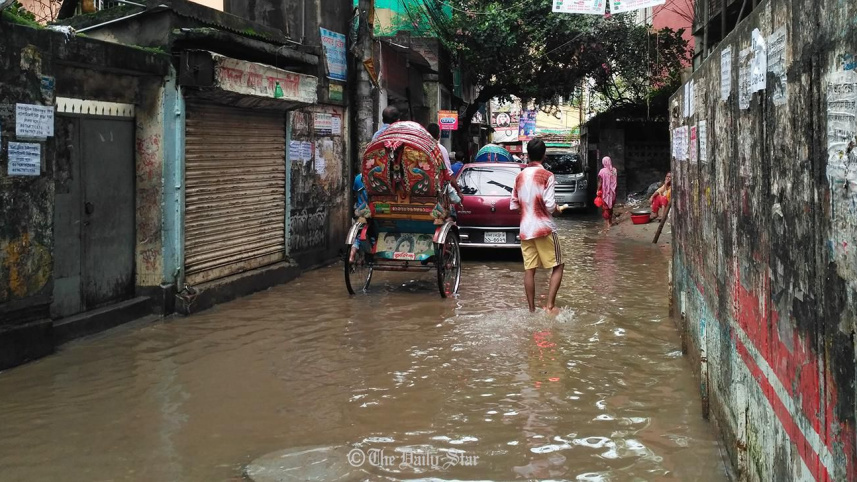 dhaka street.jpg