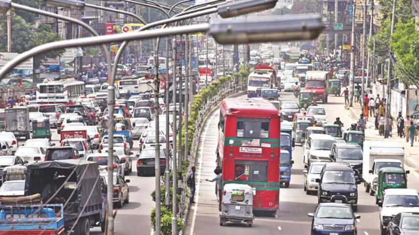 DU-bus-wrong-side-dhaka-road