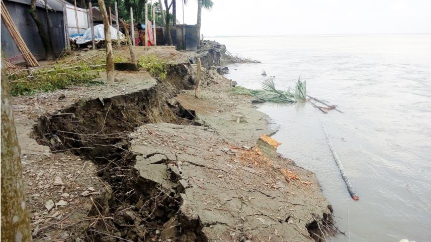 Erosion by Jamuna.jpg