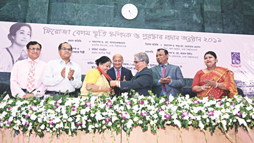 Farida Parveen honoured.jpg