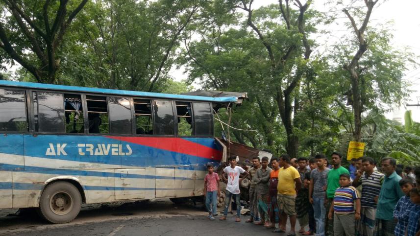 Faridpur road accident pic-02.jpg