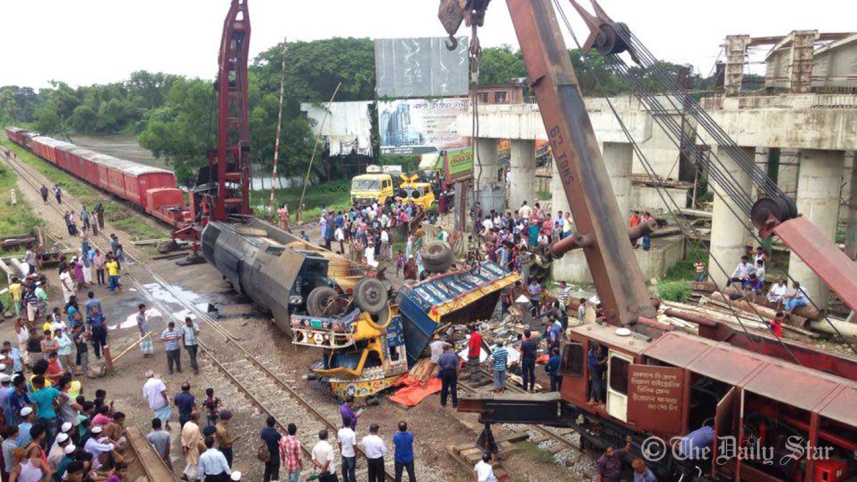 feni-train-derailment-corr-wb.jpg