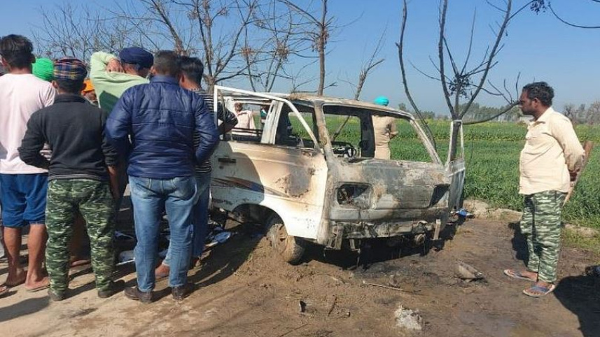 school van catches fire in Punjab