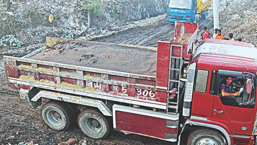 goods burden Ctg port.jpg