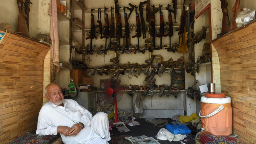 guns cheaper in pak.jpg