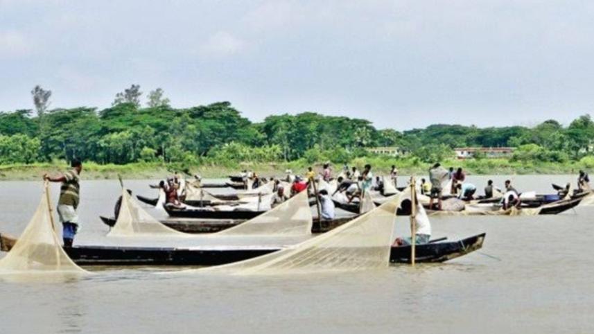 Fish egg collectors at Halda River