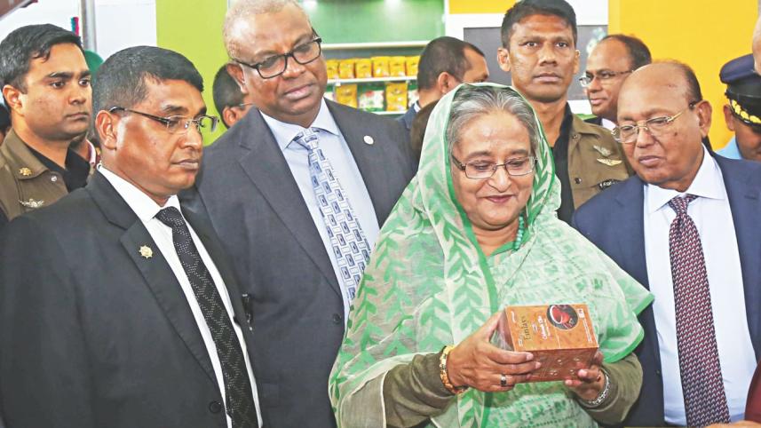 Hasina at tea expo.jpg