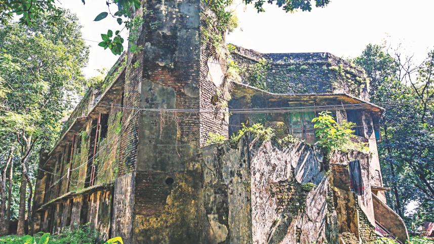 historic Darul Adalat.jpg