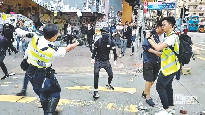 Hk.jpg