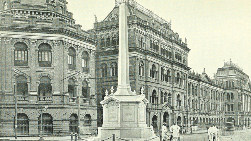 Holwell Monument.jpg