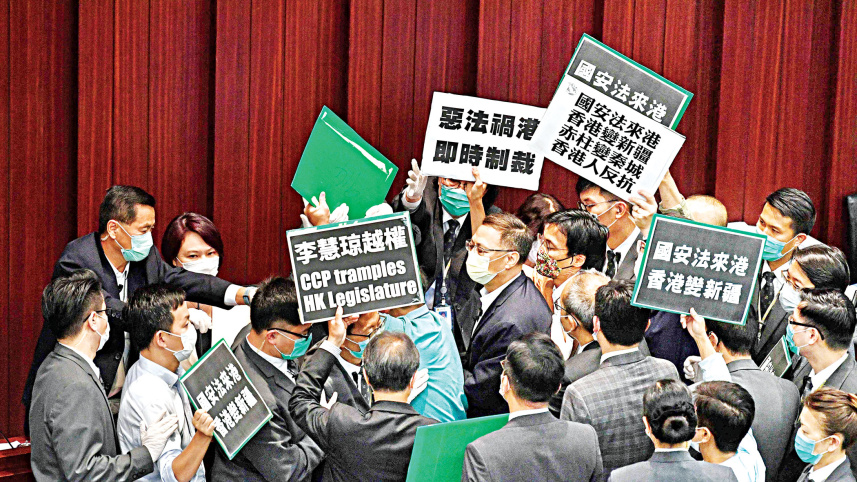 Hong-Kong-pro-democracy-lawmakers.jpg