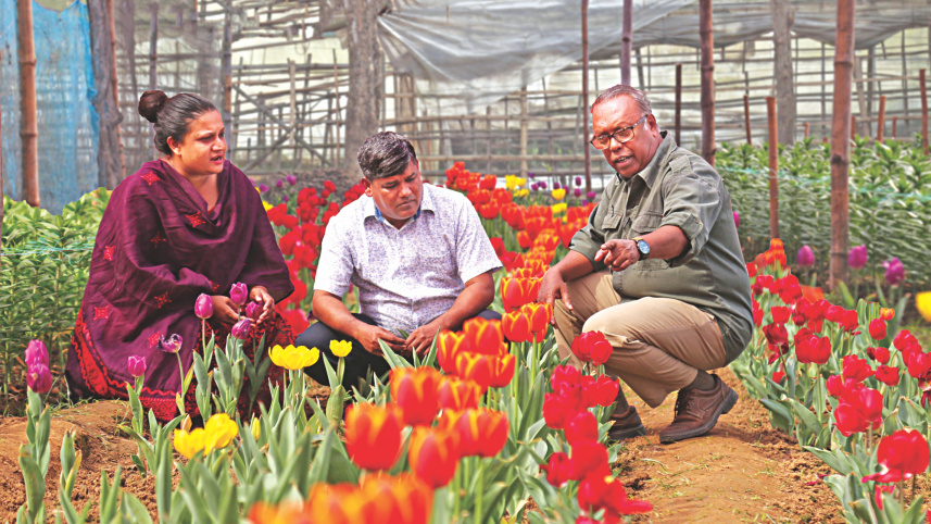 Hridoye Mati O Manush.jpg