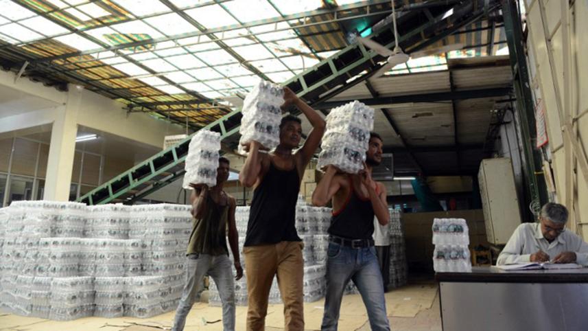 india-packed-water-afp-wb.jpg