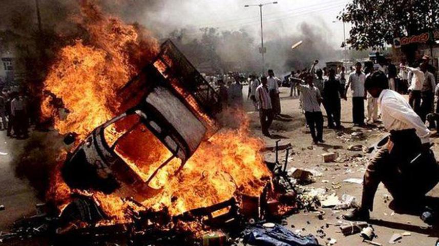 India-riot-web.jpg
