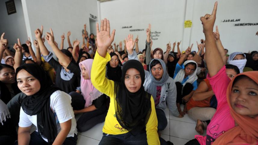 Indonesian-workers-1WB.jpg