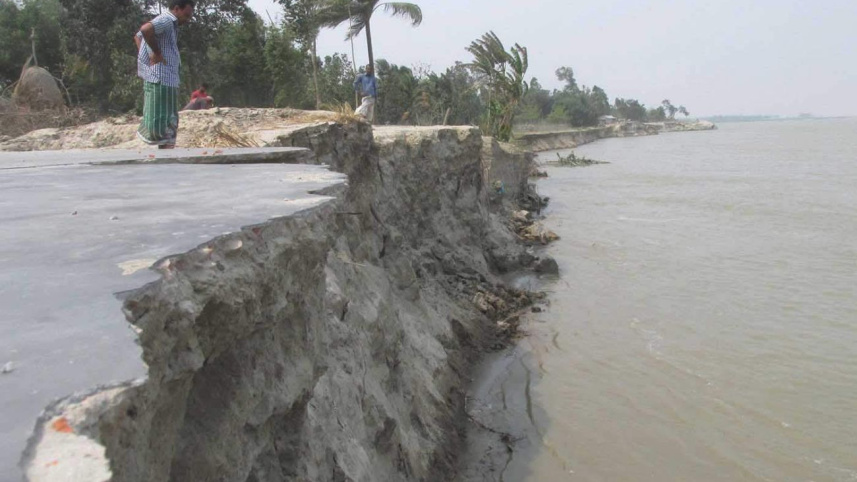 Jamuna erosion serious.jpg