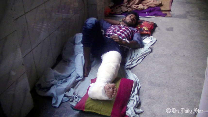 the prime accused,arrested,in a case filed for stabbing a schoolgirl,at Upashaharpara of Jhenidah,rejection of proposal to have romantic affair