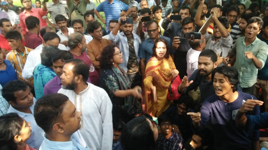 Protesters continue agitation demanding resignation of Jahangirnagar University VC