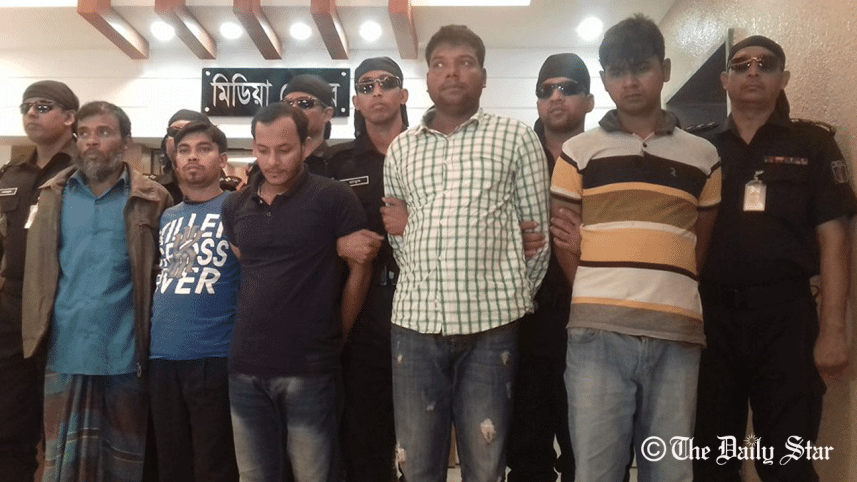 Rapid Action Battalion (Rab),arrest,five alleged,human traffickers,Dhaka,Faridpur,airport area