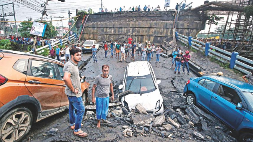 kolkata flyover collapse.jpg