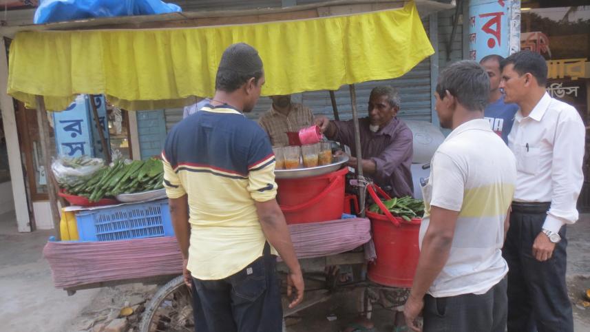 Kurigram herbal beverage seller-3.jpg