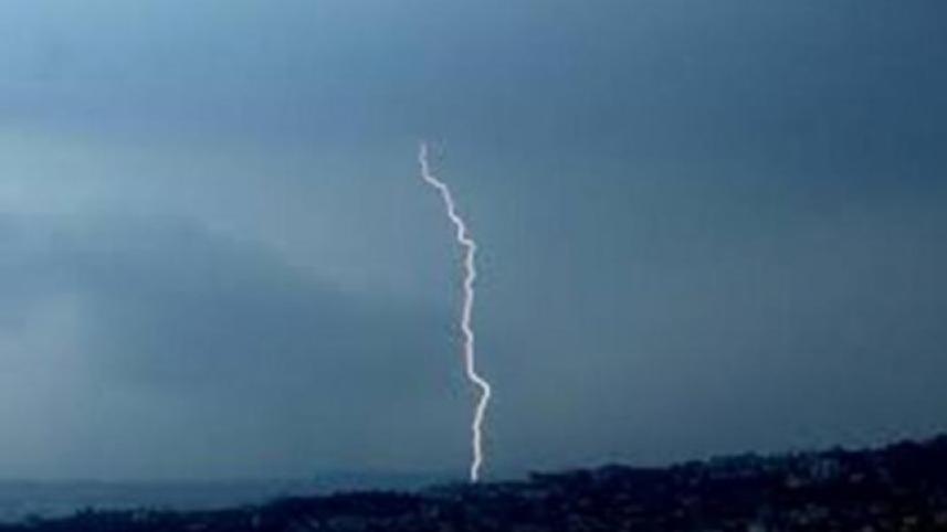 lightning-2.jpg