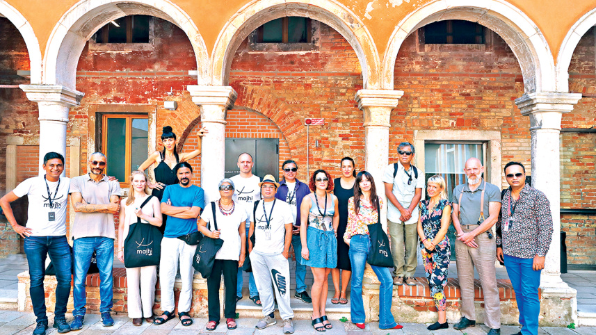 Majhi International Art