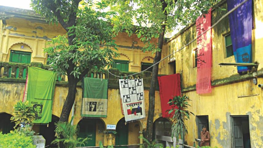 Manas holds exhibition at Beauty Boarding