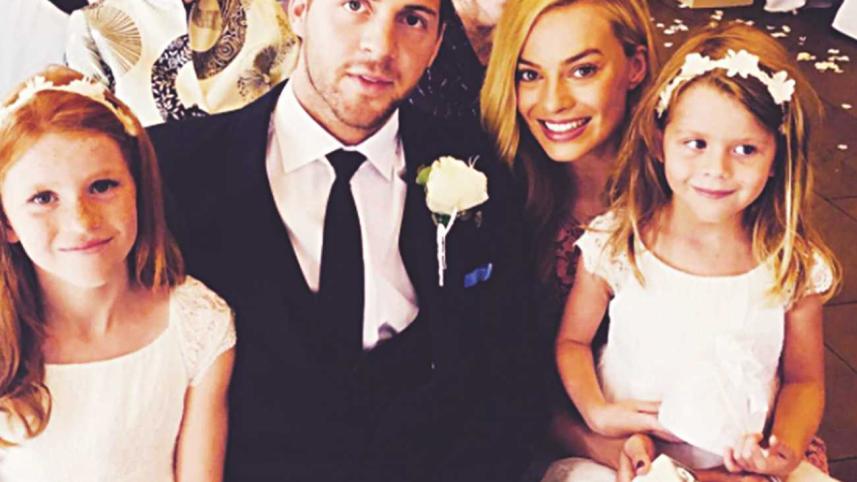 Margot Robbie gets Hitched