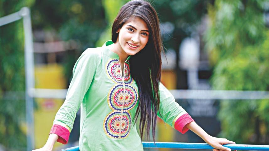 Lux-Channel i Superstar Mehazabien Chowdhury