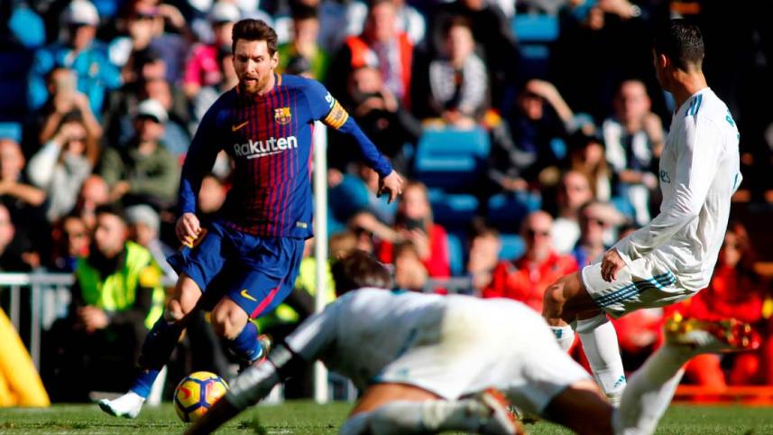 Messi_without boots.jpg