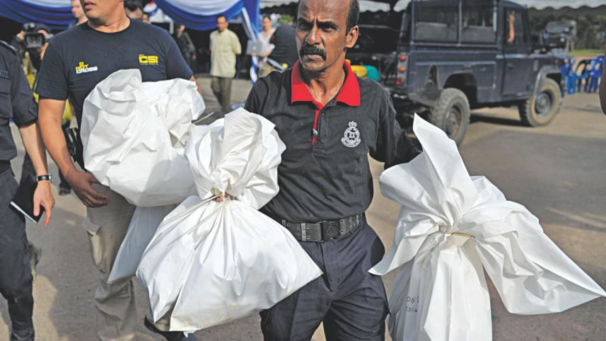 migrant graves 1.jpg