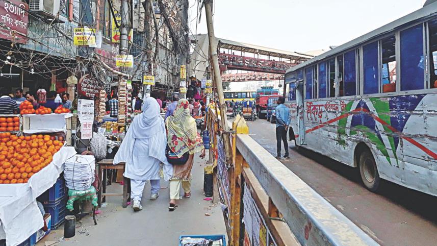 mirpur 10 footpath.jpg