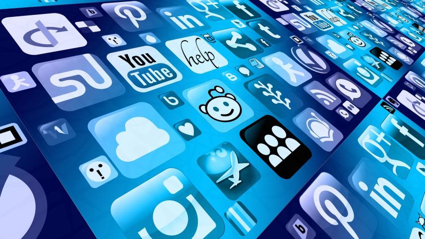 mobile-phone-social-media-apps-1087845_1920.jpg