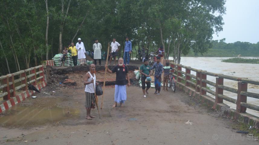 Moulvibazar-bridge-collapsed-photos-(1).jpg