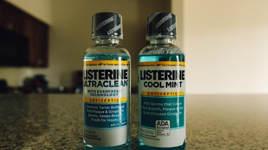 mouthwash-930617_1920.jpg