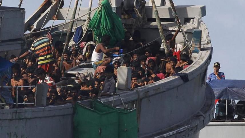 myanmar-boat-migrantswb.jpg