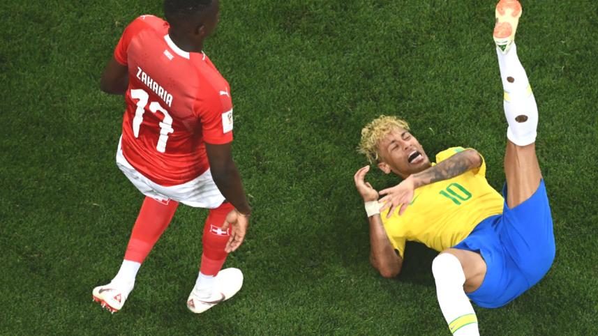Neymar--fouled.jpg